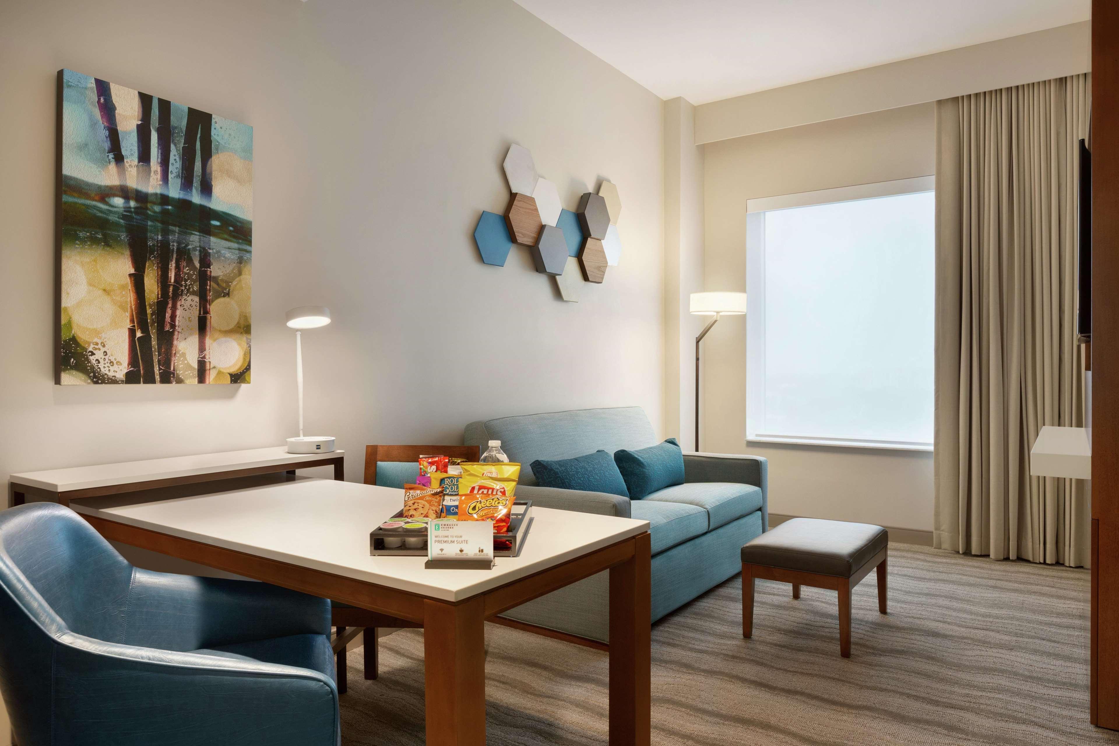 Embassy Suites By Hilton Sarasota Esterno foto